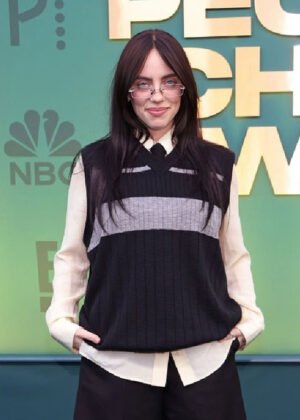 billie eilish 49th people's choice awards sleeveless sweater
